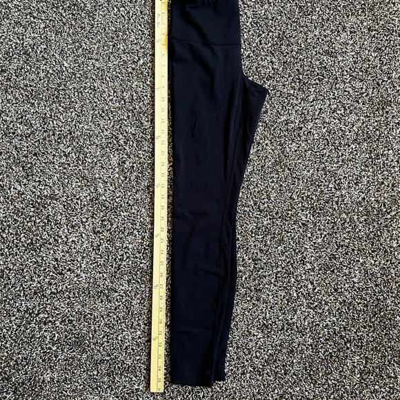 Black High-Rise Full-Length Leggings with Stretchy Fabric - Picture 4 of 5